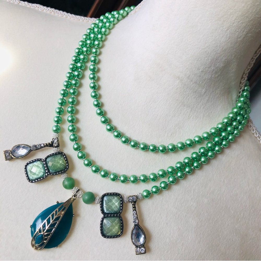 Handcrafted repurpose Czech glass Pearl genuine emerald box clasp necklace